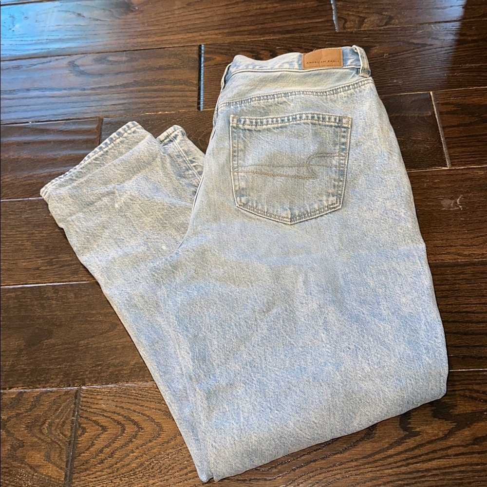 American Eagle Outfitters MOM jeans size 8 regular distressed